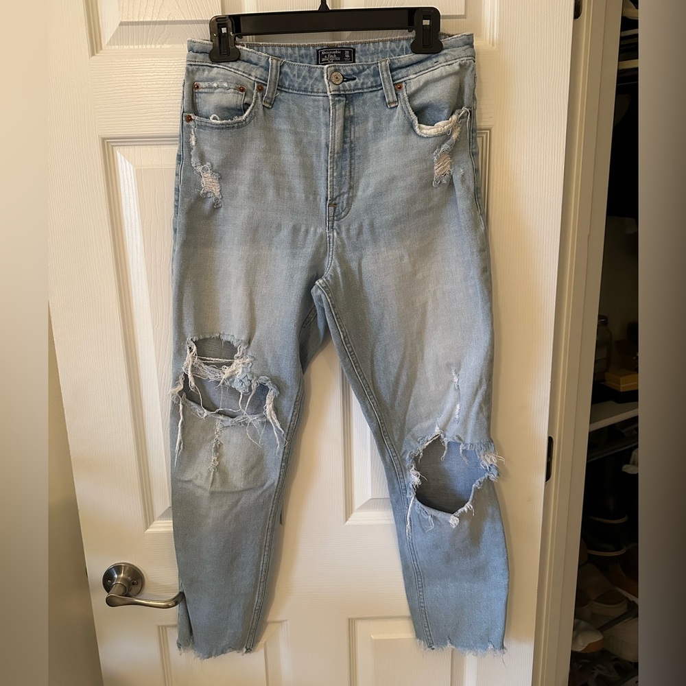 Abercrombie Women’s Simone High Rise Slim Jeans Light Wash Distressed 30/10R